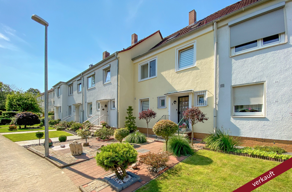*** VERKAUFT *** Charmantes Reihenmittelhaus mit Platz vom Keller bis unter das Dach!, 31157 Sarstedt, Reihenmittelhaus