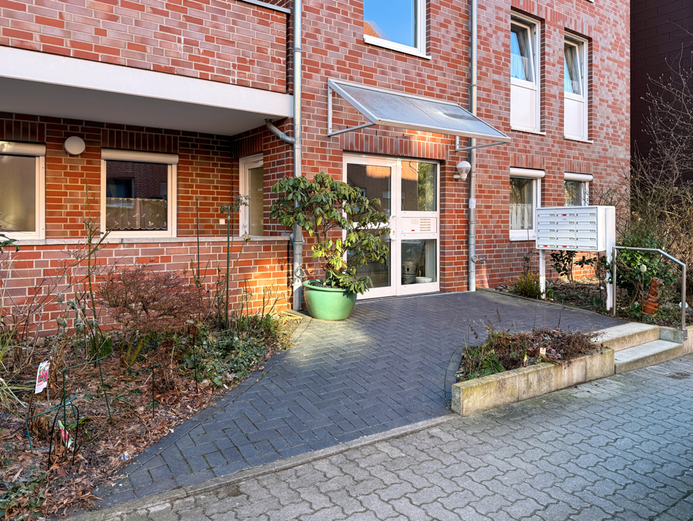 *** VERKAUFT *** Ihr neue Wohnung, barrierefrei ins 3. OG – Aufzug und großzügiger Südbalkon!, 30880 Laatzen, Etagenwohnung