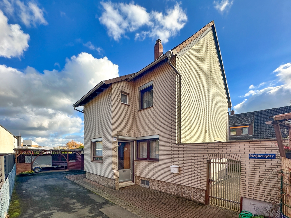 Viel Raum für Ihre Vorstellungen – Einfamilienhaus mit Modernisierungsbedarf!, 31191 Algermissen / Lühnde, Einfamilienhaus