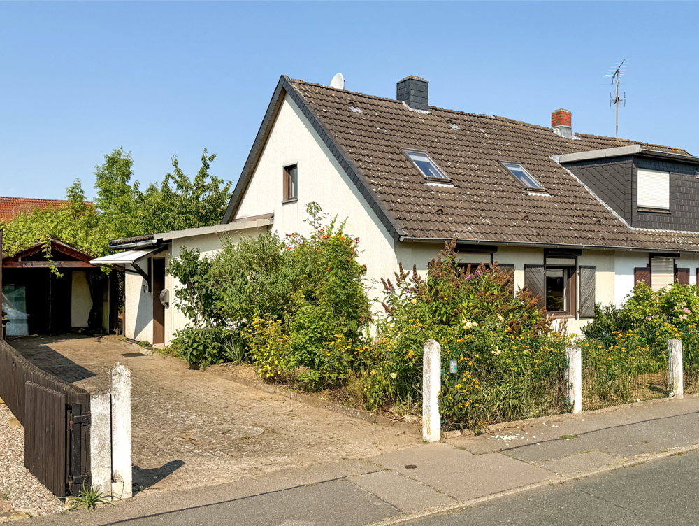 Projektimmobilie auf ca. 556 m² Grundstück – für Handwerker, Sanierer und Menschen mit Ideen!, 30539 Hannover, Doppelhaushälfte