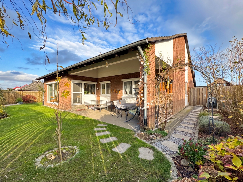 *** VERKAUFT *** Charmanter, modernisierter Bungalow mit vielen gemütlichen Plätzen!, 30880 Laatzen / Oesselse, Einfamilienhaus